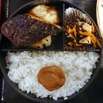 蕎麦屋たいせつ - 特選たいせつ弁当 ¥500に¥50梅干し