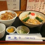 東家 - おすすめセット ¥850(2023/1(上旬)) ＊ピリ辛豚丼＊冷やしたぬき