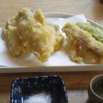 そば切り 温 - 牡蠣とごぼうの天ぷら