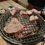 甲州精肉酒臓 - 炭火焼き