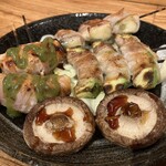 串焼き あだん - 椎茸,トマトチーズ+バジルソース,林檎,アボカド