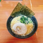 横浜家系ラーメン 憲兵家 - とんこつ醤油