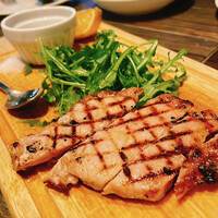 grigio la tavola - 