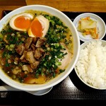 中華そば 橙 - カレーラーメン(麺硬め)・チャーシュートッピング with ライス 