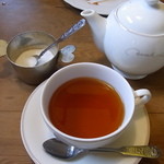 atelier BASEL - ランチ付属の紅茶はポットサービスです