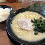 横浜家系ラーメン 鶴乃家 - 