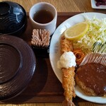 水車 - オススメランチ￥950。アフターコーヒー付きで、ボリューミー。