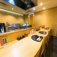 天麩羅 なか江 - 薄い木目調