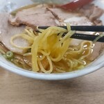 ほうれんそう - チャーシュー麺の麺