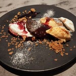 French Restaurant ensia - デザート：チョコレートオムレツとヴァンショーソース