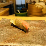 Sushi Ichijirou - 程よく脂がのったダイナミックなシマアジ。