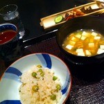 くろぎ - 丹波京漬物盛り合わせ、うすい豆ご飯、鯛出汁の九条葱味噌汁2013.6
