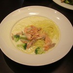 ノッカ イタリアン テーブル - サーモンとブロッコリーのパスタ
