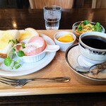 和田珈琲店 季楽 - 本日の日替わりコーヒー クラシックキリマンジャロ460円 アメリカンモーニング250円