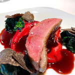 レフェルヴェソンス - 鴨肉自体美味しいのはもちろん、黒トリュフ、ソースと鴨肉の絶妙なマリアージュ