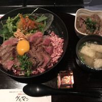 馬刺しと焼き鳥 グルマン三年坂 - 