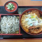 どんぶりミュージアム - 玉子とじかつ丼ミニざるそばセット850円