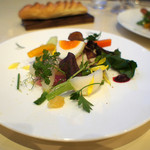 レストラン・アスペルジュ - 美瑛の畑 20種類の野菜と美瑛産ななつぼしを添えたサラダ