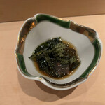 鮨 山口 - 青ナマコ 海ぶどう わかめ