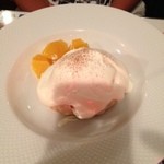 ヴェール エ ブラン - カヌレのアイスクリーム