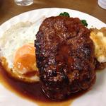 小田保 - ハンバーグ with 目玉焼き