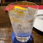 Grilled Dishes&Cocktail Bar Dehydration - フレッシュフルーツジンソニック。この日はゆずで。