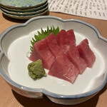 えびすよしよし - 本鮪造り。濃厚で美味しかった。