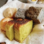 ヴァン・キャトル - 自家製パン