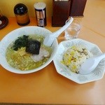 つくしんぼう - 塩ラーメン（550円）+半チャーハン（350円→200円）