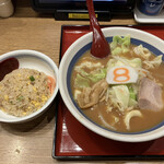 Hachi Ban Ramen - 野菜ラーメン味噌 半チャーハン