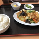 鴻福 - 八宝菜定食