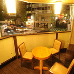 福の花 - テラス席は予約必須の人気のスペース