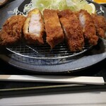Tonkatsu Katsusai - 厚みの有るお肉!