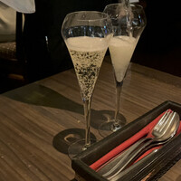 grigio la tavola - 