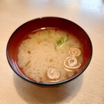 鮨処 菊水 - ふのりと巻き麩のお味噌汁