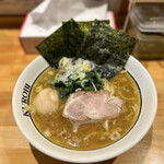 横浜家系ラーメン 黒帯 - 