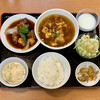 松戸飯店 - 選べる定食セット（黒酢スブタ、ハーフ麻婆麺） ¥1,210