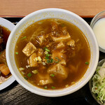 Matsudo Hanten - 選べる定食セット（黒酢スブタ、ハーフ麻婆麺） ¥1,210 のハーフ麻婆麺