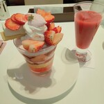 タカノフルーツパーラー - シーズナルトライフル苺　苺のジュース