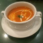 インド料理 ショナ・ルパ - トマト風味のスープ　スパイシーで美味しい