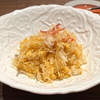 一平飯店 - ズワイ蟹とフカヒレの強火炒め