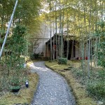 ロペ倶楽部 テラスレストラン - 竹林を抜けクラブハウスへ①