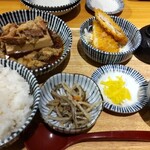 肉豆冨とレモンサワー 大衆食堂 安べゑ - 肉豆腐定食_黒