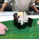 立食い寿司 根室花まる - 鮭のめふん軍艦