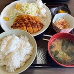 Sekisui - ロースカツ定食