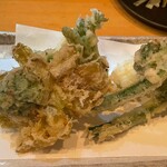 季節料理 よし野 - 山菜の天ぷら