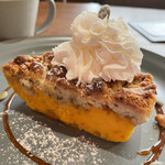 kawara CAFE＆DINING - 南瓜とピーナッツのクランブルケーキ880円