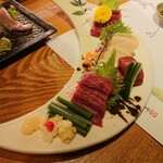 にく久 - 特選馬刺し盛合せ（並）