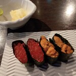 寿司居酒屋 まるがまる - イクラ　うに