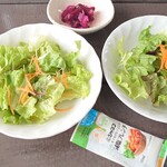 和食処　田舎家 - 無料のサラダ